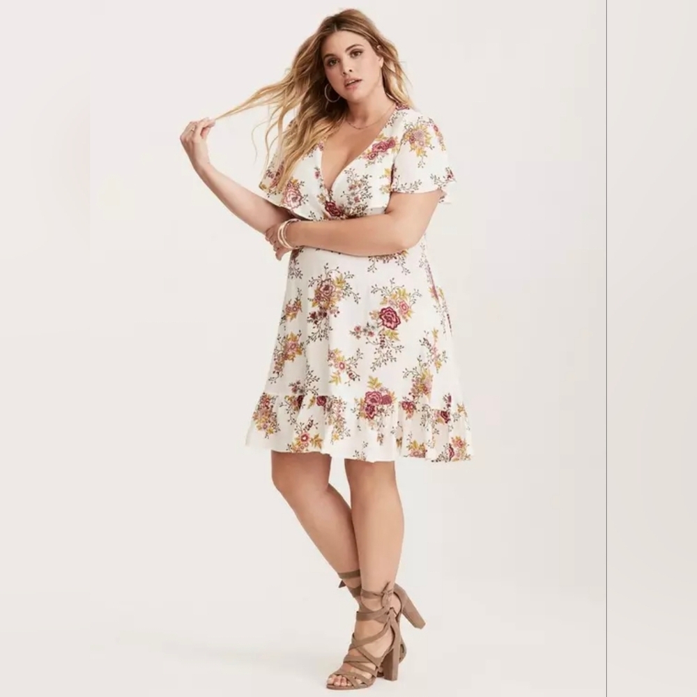 Torrid Multi-Color Floral Print Challis Caplet Skater Dress #0384